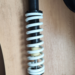 Zadný tlmič MZK 250cc 48cm odpruženie