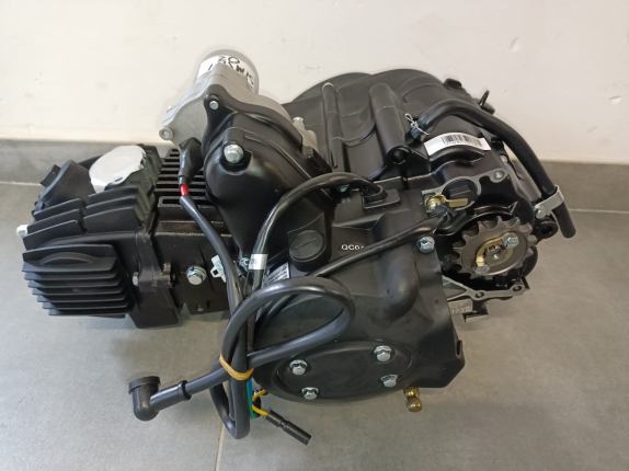 Kompletný motor 125cc manuál E-START