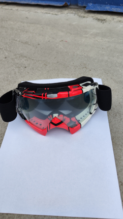 okuliare červeno čierno biele