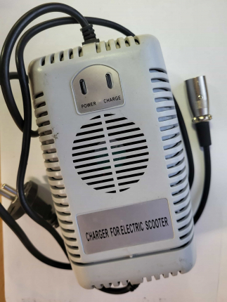 Nabíjačka 42V 1.8A pre olovené batérie ATV